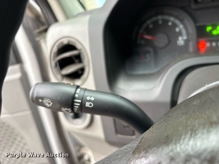 image for item DY0493 2009 Ford E450 shuttle bus