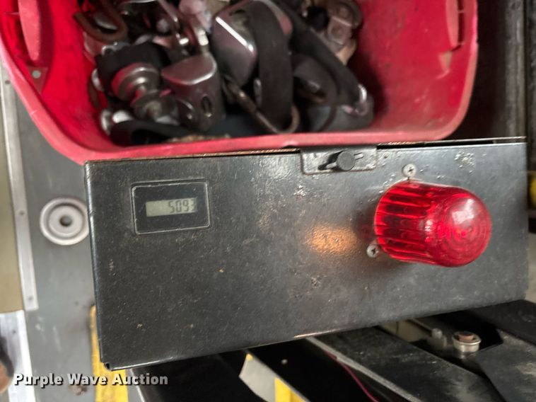 image for item DY0493 2009 Ford E450 shuttle bus