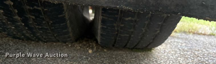 image for item DY0493 2009 Ford E450 shuttle bus