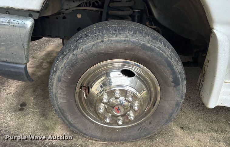 image for item DY0493 2009 Ford E450 shuttle bus