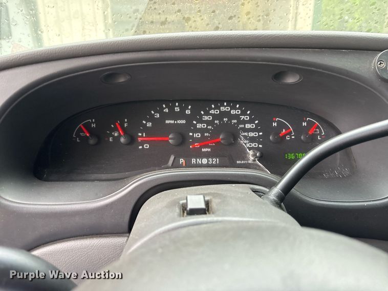 image for item DY0494 2008 Ford E350 shuttle bus