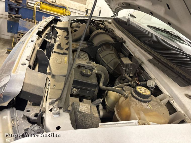 image for item DY0494 2008 Ford E350 shuttle bus