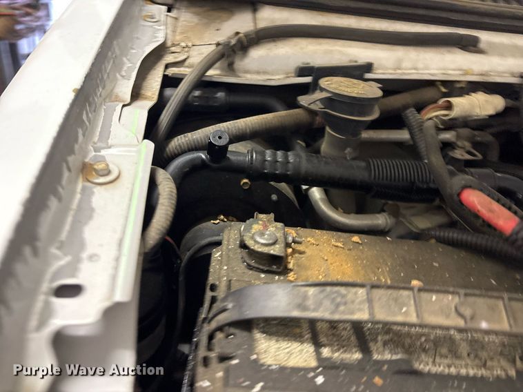 image for item DY0494 2008 Ford E350 shuttle bus