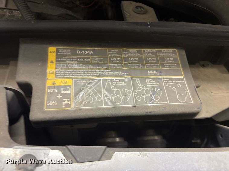 image for item DY0494 2008 Ford E350 shuttle bus