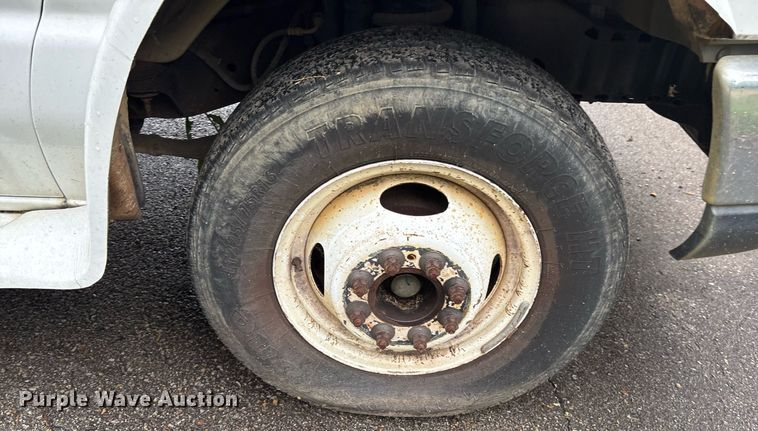 image for item DY0494 2008 Ford E350 shuttle bus