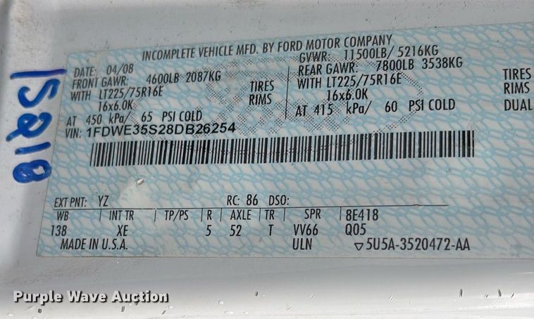 image for item DY0494 2008 Ford E350 shuttle bus