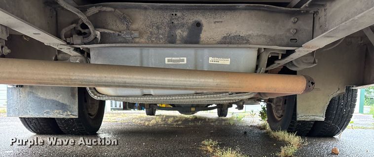 image for item DY0495 2009 Ford E450 shuttle bus