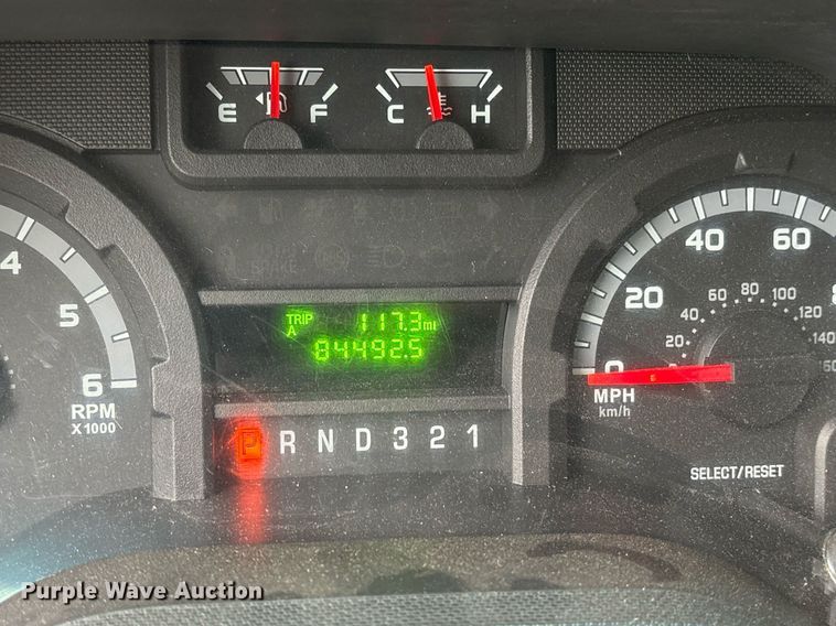 image for item DY0495 2009 Ford E450 shuttle bus