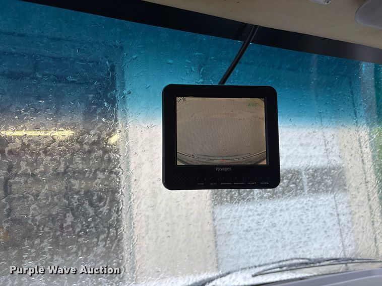 image for item DY0495 2009 Ford E450 shuttle bus