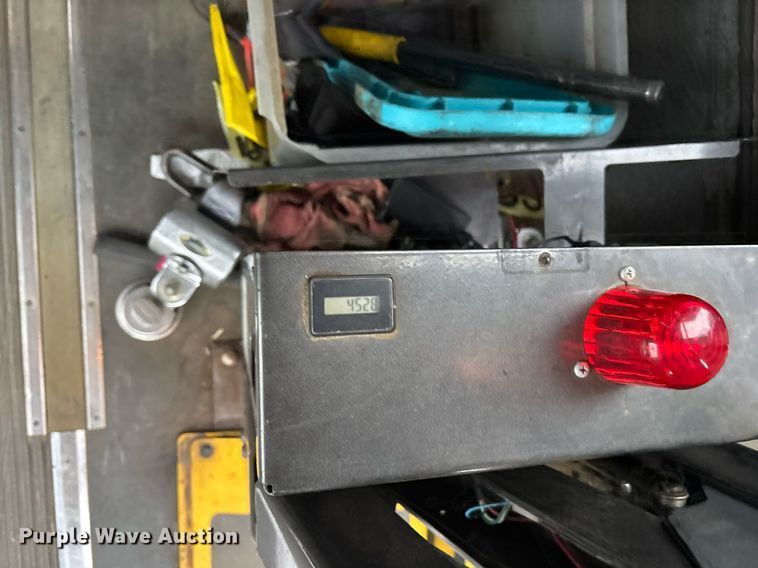 image for item DY0495 2009 Ford E450 shuttle bus