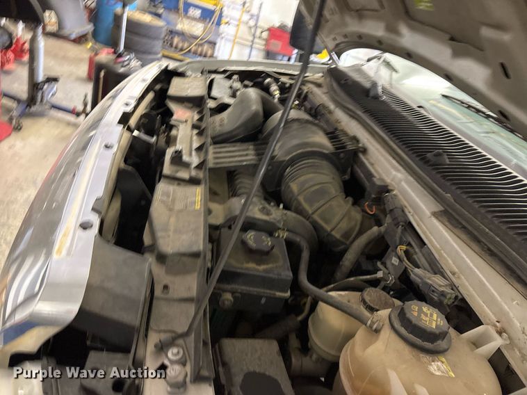 image for item DY0495 2009 Ford E450 shuttle bus