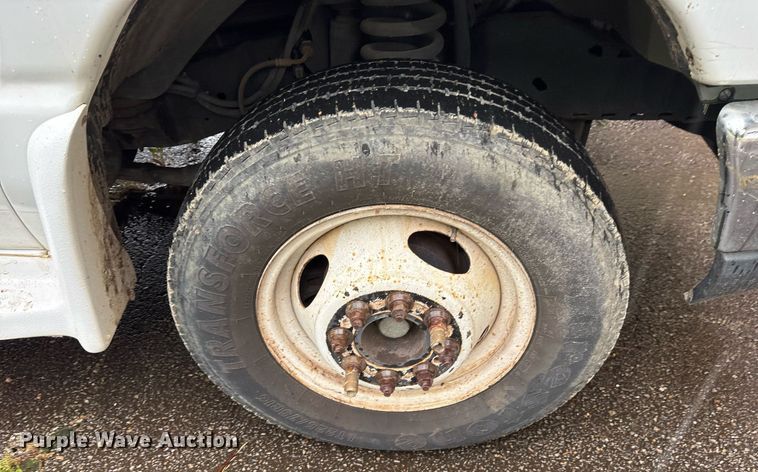 image for item DY0495 2009 Ford E450 shuttle bus