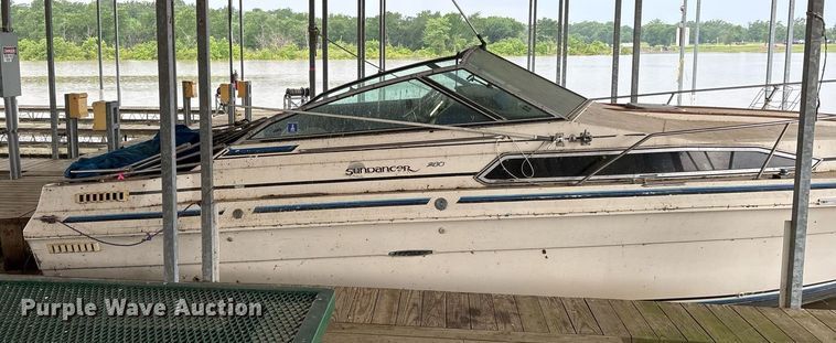 image for item DY0496 1985 Sundancer 280 boat