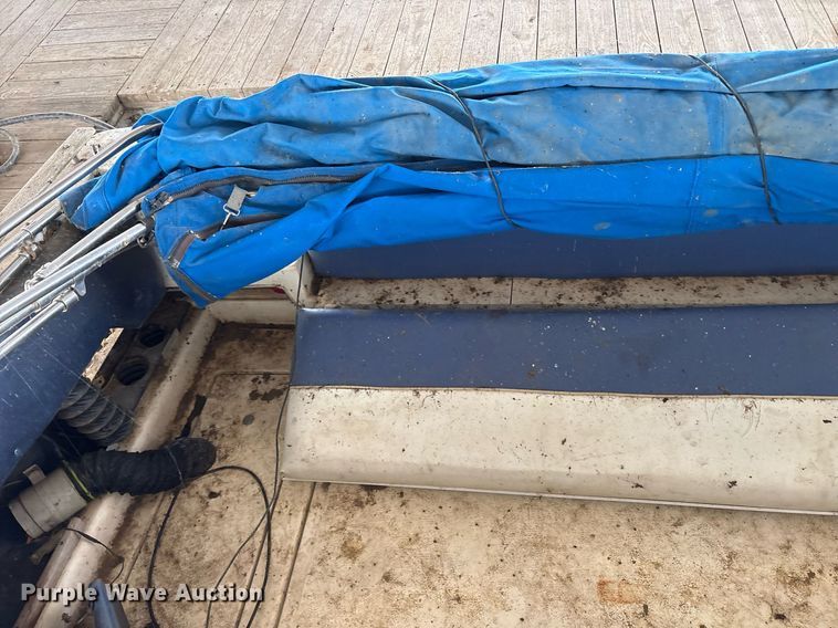 image for item DY0496 1985 Sundancer 280 boat