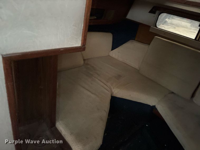 image for item DY0496 1985 Sundancer 280 boat