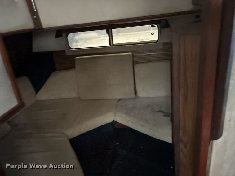 image for item DY0496 1985 Sundancer 280 boat