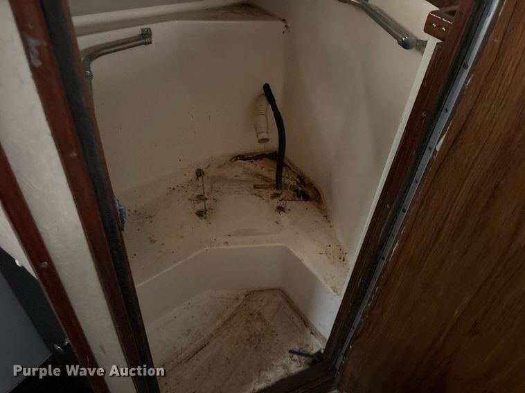 image for item DY0496 1985 Sundancer 280 boat