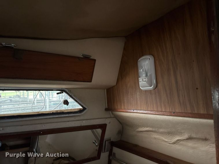 image for item DY0496 1985 Sundancer 280 boat