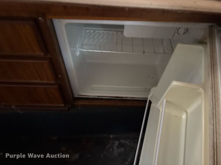 image for item DY0496 1985 Sundancer 280 boat