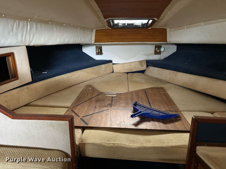 image for item DY0496 1985 Sundancer 280 boat