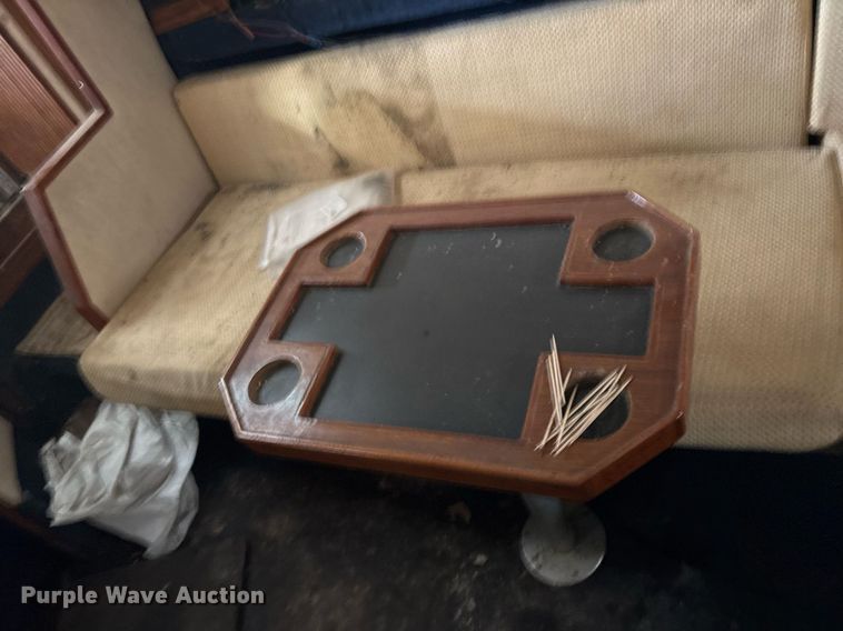 image for item DY0496 1985 Sundancer 280 boat