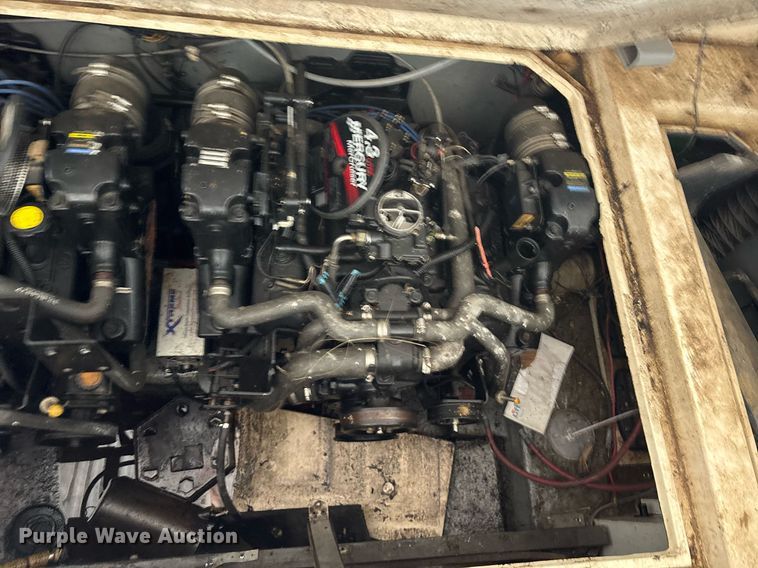 image for item DY0496 1985 Sundancer 280 boat