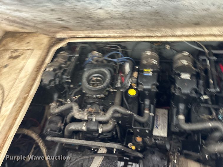 image for item DY0496 1985 Sundancer 280 boat