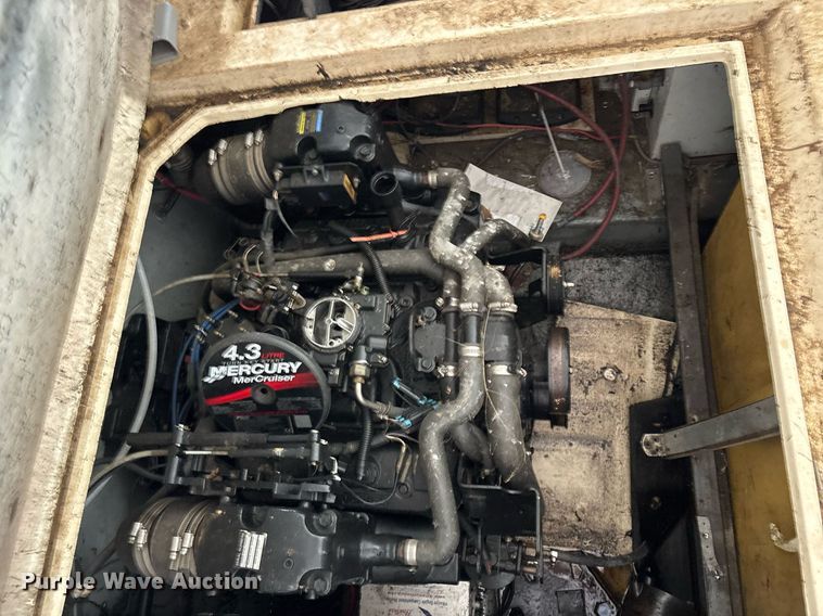 image for item DY0496 1985 Sundancer 280 boat