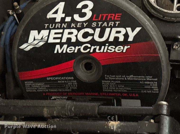 image for item DY0496 1985 Sundancer 280 boat