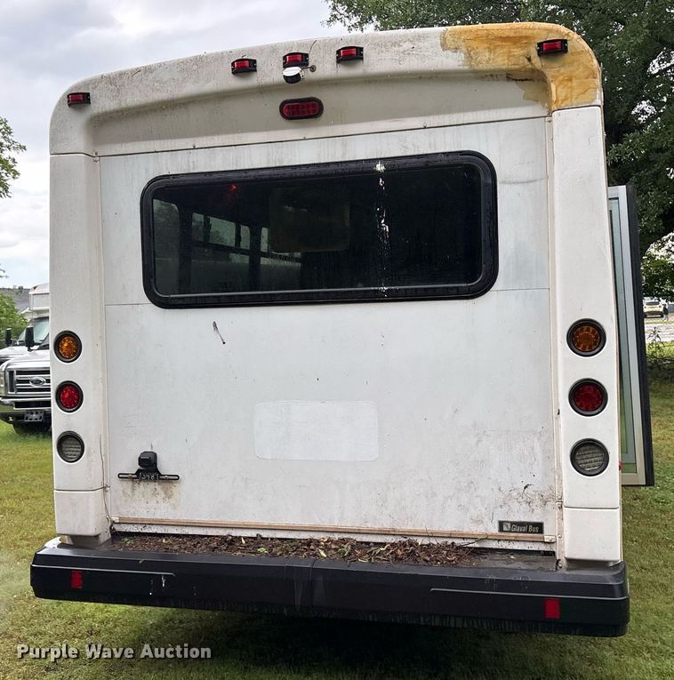 image for item DY0497 2012 Ford E350 shuttle bus