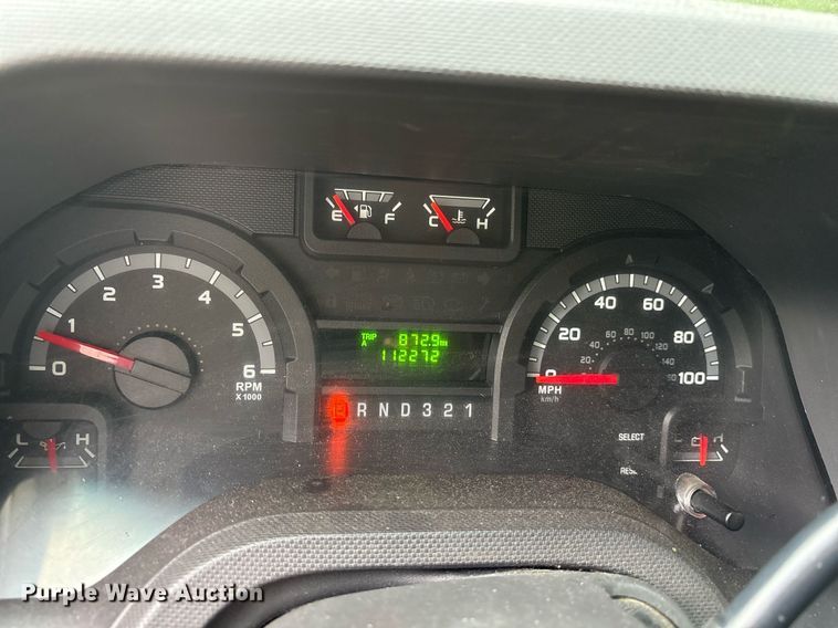 image for item DY0497 2012 Ford E350 shuttle bus