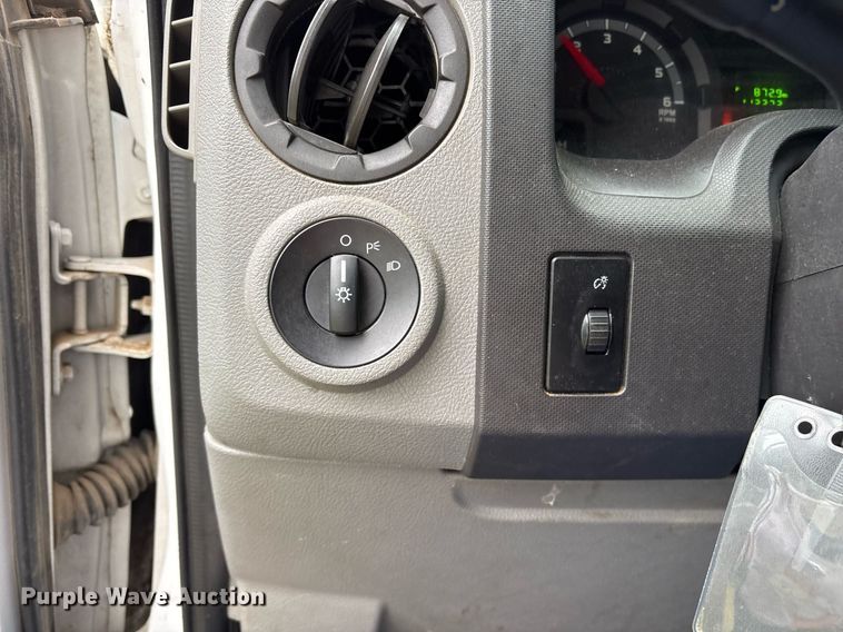 image for item DY0497 2012 Ford E350 shuttle bus