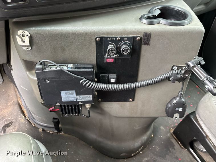 image for item DY0497 2012 Ford E350 shuttle bus