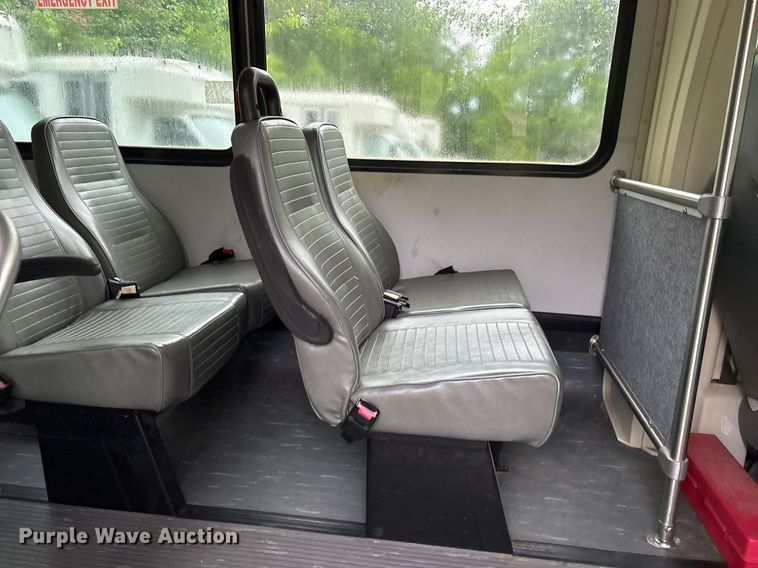 image for item DY0497 2012 Ford E350 shuttle bus