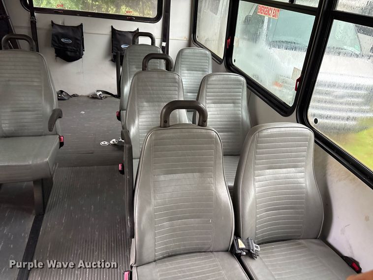 image for item DY0497 2012 Ford E350 shuttle bus