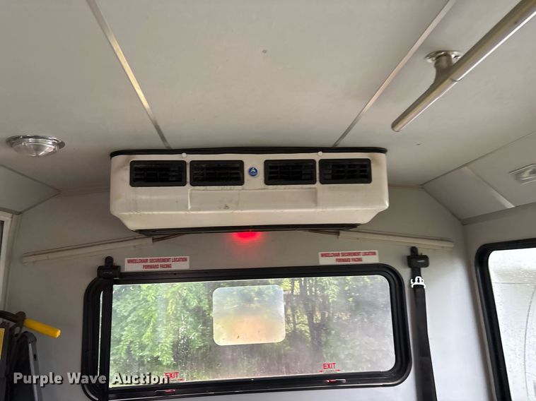 image for item DY0497 2012 Ford E350 shuttle bus