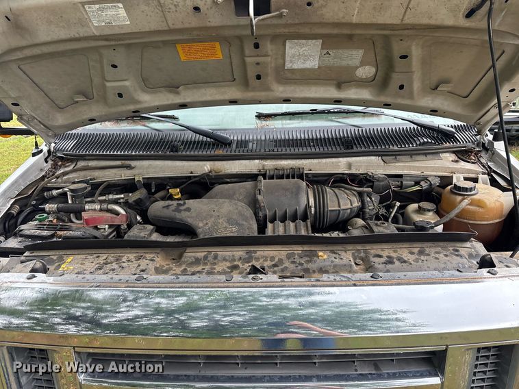 image for item DY0497 2012 Ford E350 shuttle bus