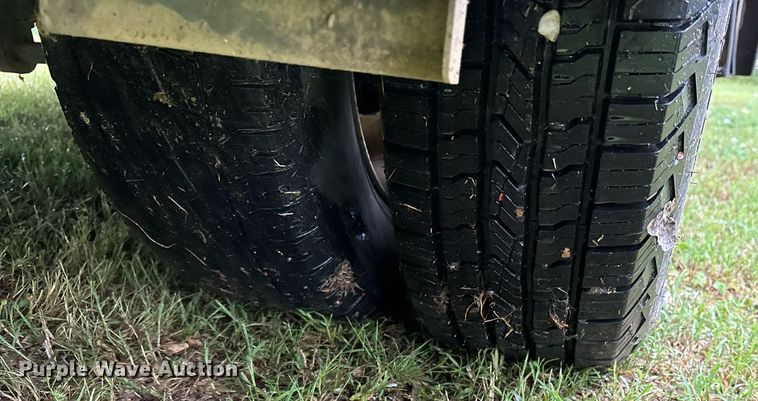 image for item DY0497 2012 Ford E350 shuttle bus