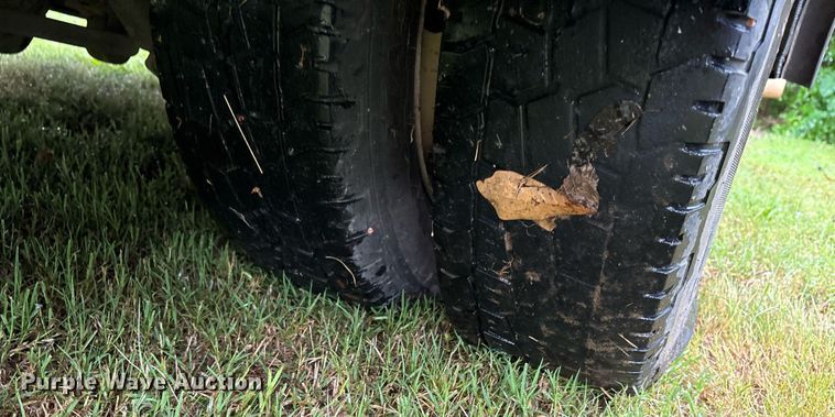 image for item DY0497 2012 Ford E350 shuttle bus