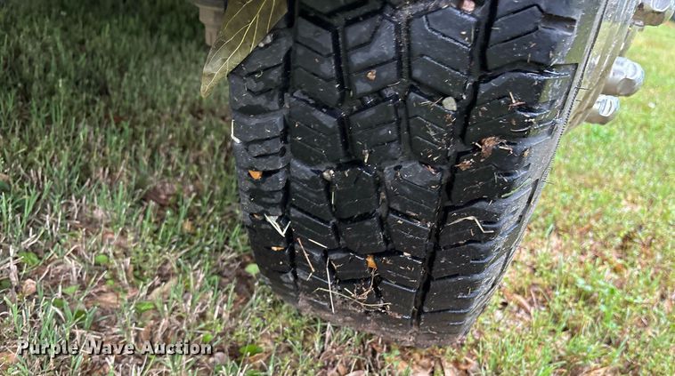 image for item DY0497 2012 Ford E350 shuttle bus