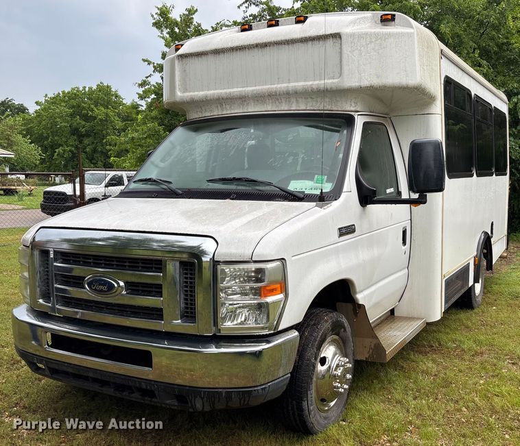 image for item DY0498 2012 Ford E350 shuttle bus