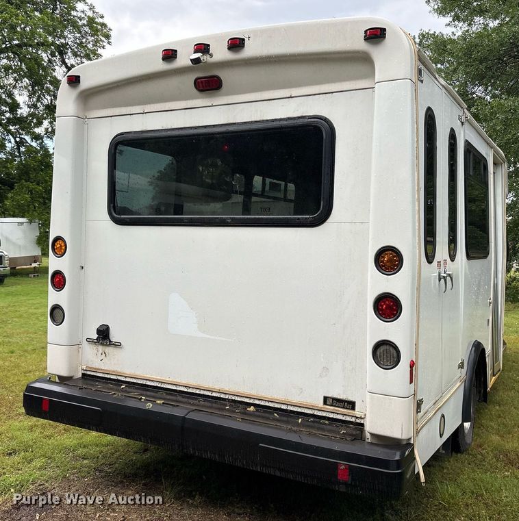 image for item DY0498 2012 Ford E350 shuttle bus