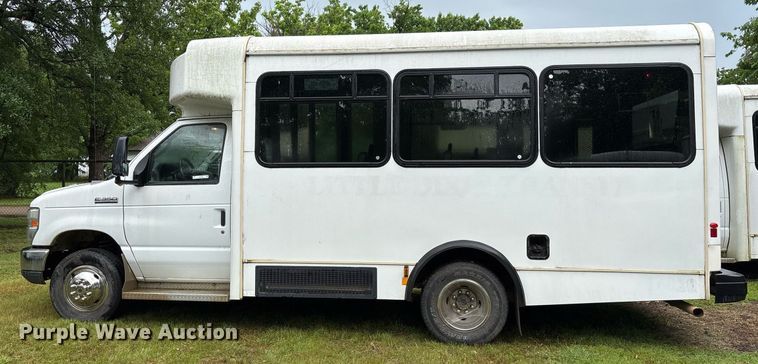 image for item DY0498 2012 Ford E350 shuttle bus