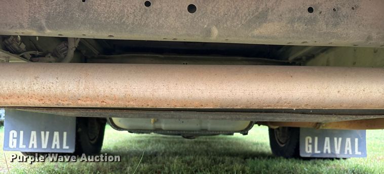 image for item DY0498 2012 Ford E350 shuttle bus