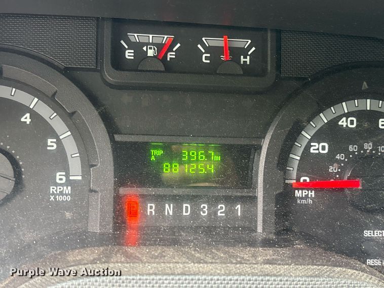 image for item DY0498 2012 Ford E350 shuttle bus