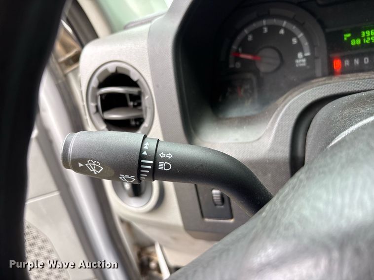 image for item DY0498 2012 Ford E350 shuttle bus