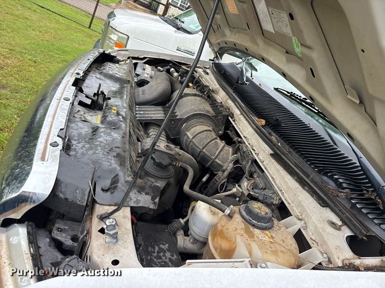 image for item DY0498 2012 Ford E350 shuttle bus