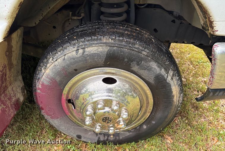 image for item DY0498 2012 Ford E350 shuttle bus