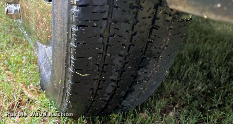 image for item DY0498 2012 Ford E350 shuttle bus