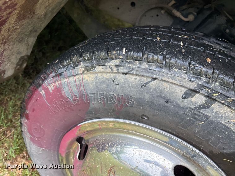 image for item DY0498 2012 Ford E350 shuttle bus